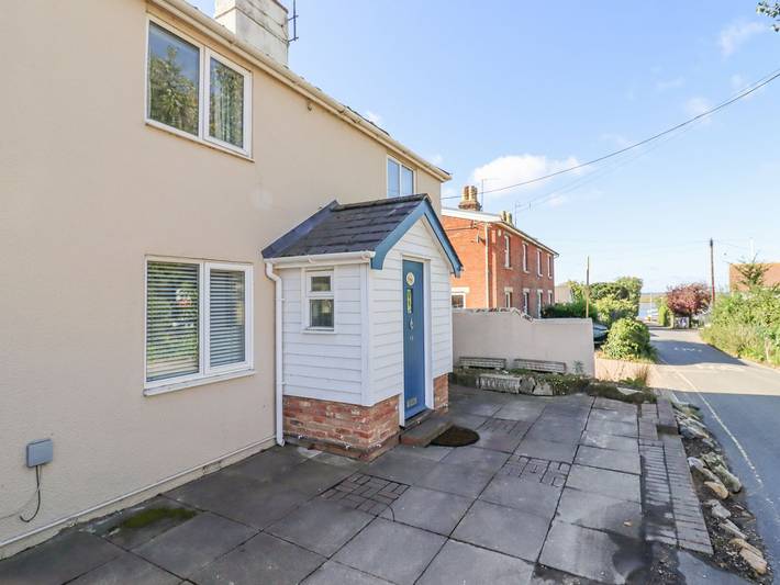 Ivy Cottage in Mersea Island, Colchester