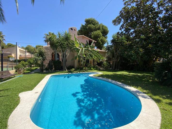 Villa pour 8 personnes, avec piscine ainsi que terrasse et jardin à Calafell - 4