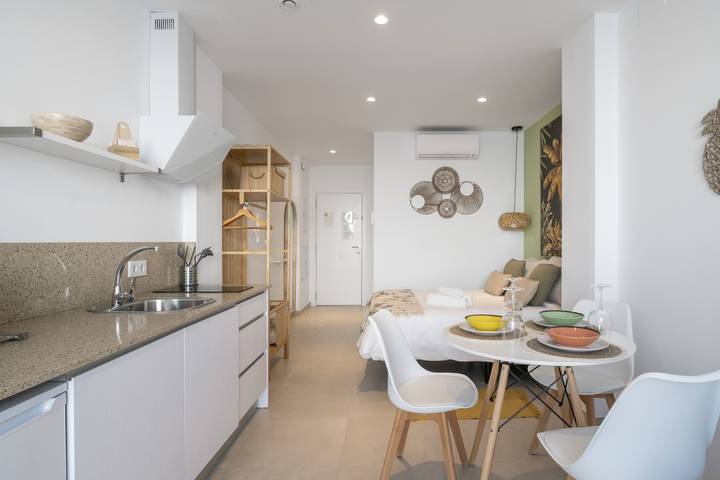 Comfortable "Banana Tree" Studio, Great Location – Perfect for Couples in Playa de Los Lances, Tarifa