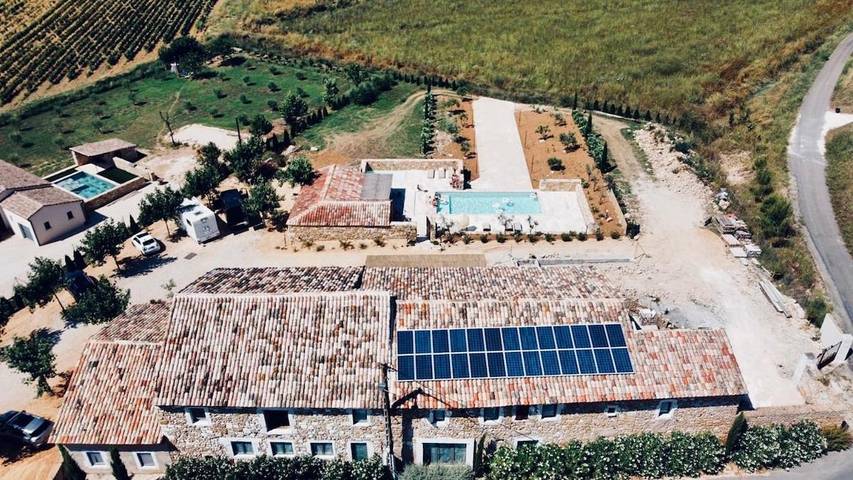 Appartement de vacances pour 20 personnes, avec terrasse ainsi que vue et piscine
