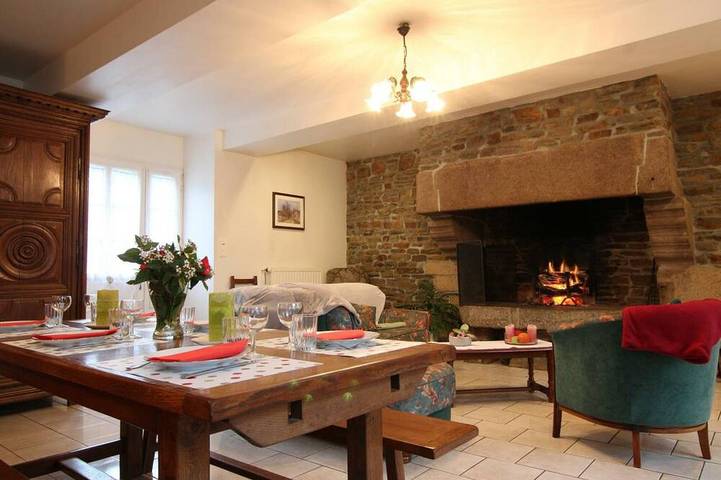 Gîte pour 8 personnes, avec jardin, animaux acceptés