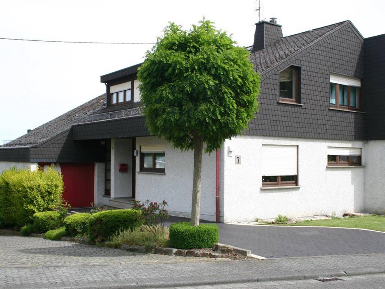 Ganze Ferienwohnung, 2-Bettapartment mit Terrasse in Montabaur, Lahn-Taunus