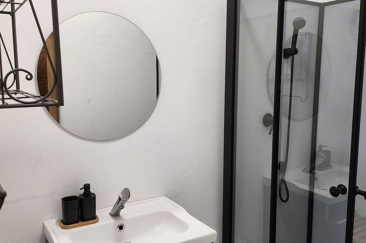 Ganze Wohnung, Large loft-style gite with master suite, close to the châteaux and Beauval in Tour-en-Sologne, Sologne