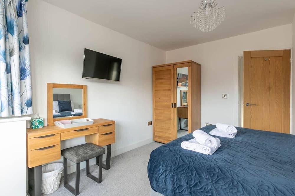 Family Bungalow with huge kitchen | Parking in Botany Bay, Kent