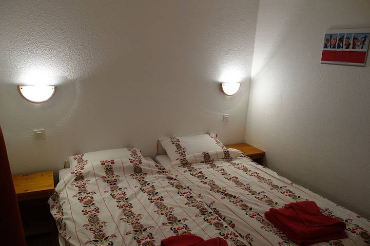 Gîte pour 6 personnes, avec sauna ainsi que piscine et balcon à La Perrière - 2