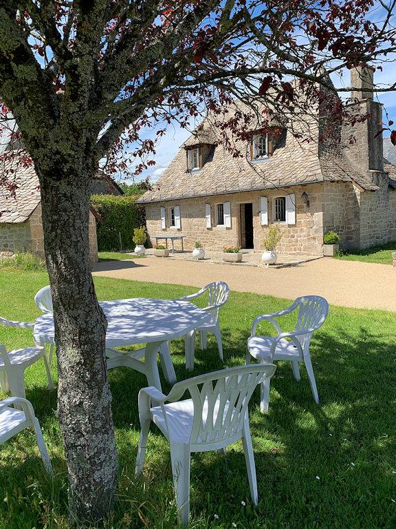 Gîte pour 6 personnes, avec terrasse, animaux acceptés à Camps-Saint-Mathurin-Léobazel - 2