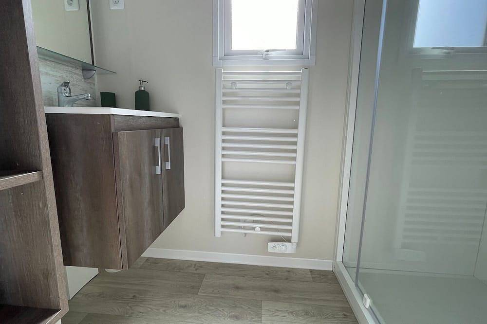 Mobil-Home dans domaine sécurisé - pieds dans l’eau in Guilvinec, Région de Quimper