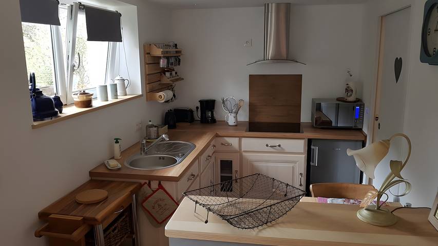 Cottage 'Au Cœur Des Roseaux' with private terrace, shared garden and Wi-Fi in Grussenheim, Colmar region