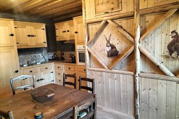 Gîte pour 8 personnes, avec terrasse à Frasne