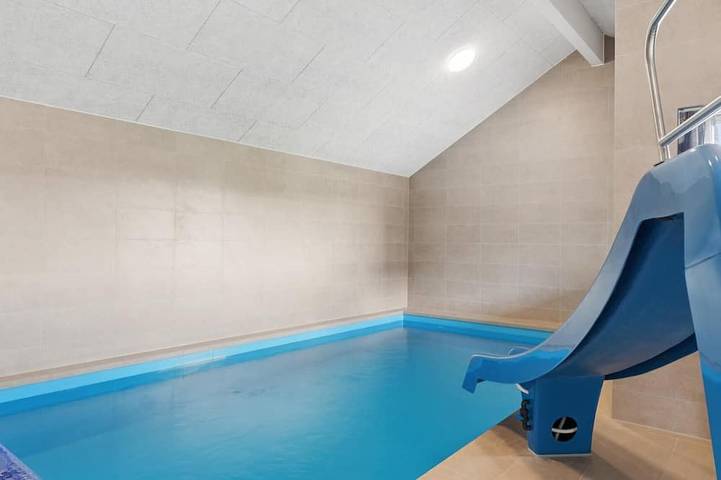 Ferienhaus für 20 Personen, mit Terrasse und Garten sowie Sauna