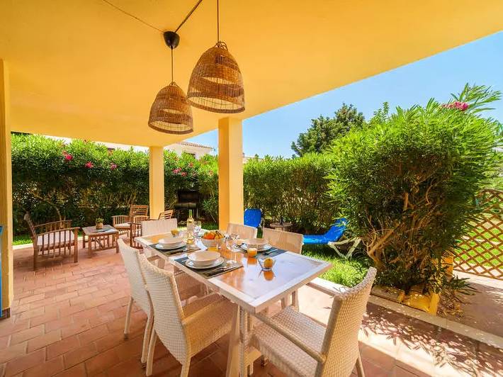 Ferienwohnung für 4 Personen, mit Pool und Garten in Cala Mendia - 2