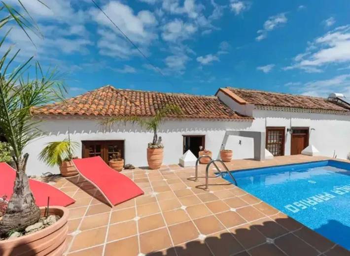 Casa rural para 2 personas, con piscina y terraza en San Cristóbal de La Laguna