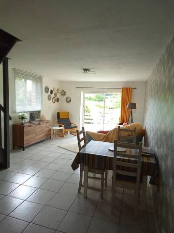 Gîte pour 3 personnes, avec vue et jardin à Saint-Mandé-sur-Brédoire