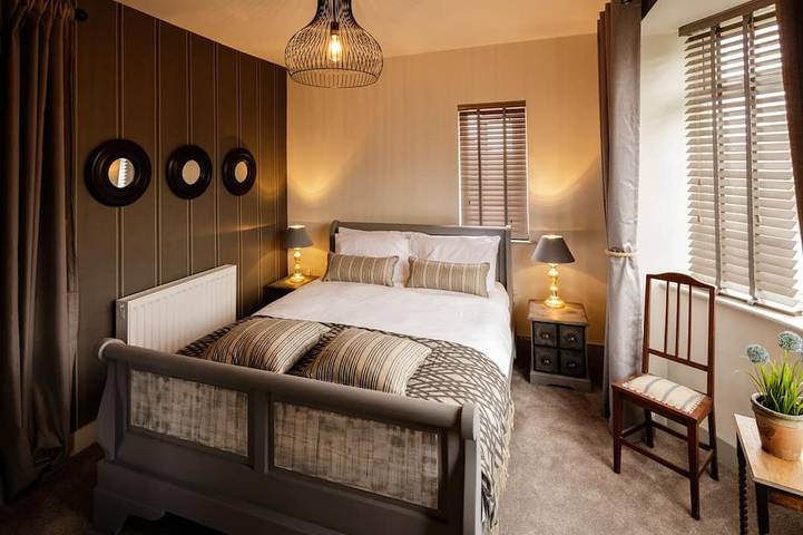 Cottage de luxe en bord de mer / parcours de golf, port, 5 chambres, parking, jardin, animal de compagnie in Whitby, Parc national des North York Moors
