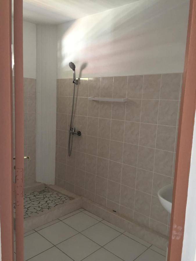 Gîte pour 3 personnes, avec jardin à La Désirade (île) - 3