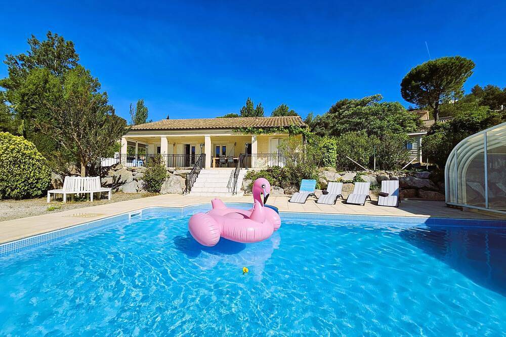 Beautiful private villa with large swimmingpool in Beaufort, Canal du Midi
