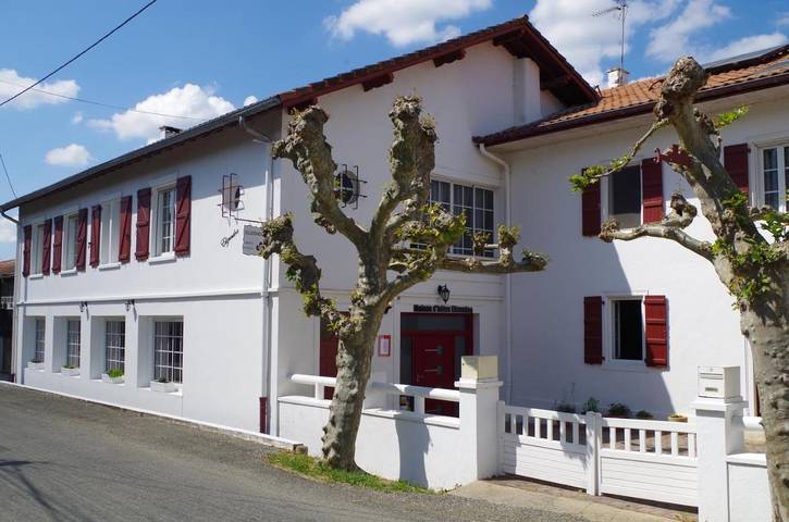 Maison d’hôte pour 2 personnes, avec piscine ainsi que jacuzzi et jardin, adapté aux familles en Pyrénées-Atlantiques - 4