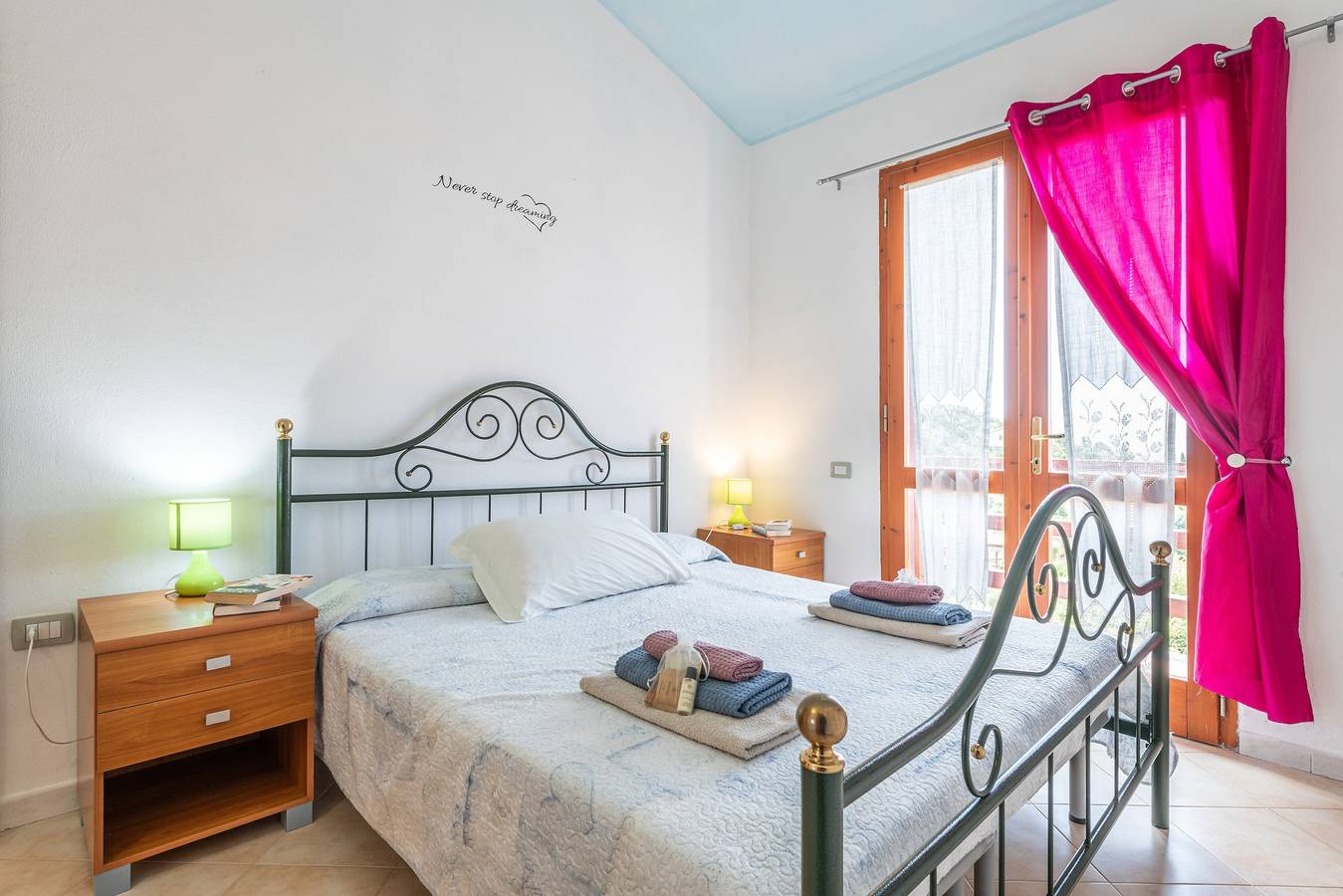 Casa de vacaciones "Villa Leonardo Sud Sardegna" con vistas al mar, terraza privada y Wi-Fi in Chia, Domus De Maria