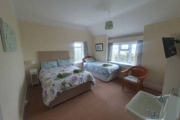 Holiday Home for 8 People in Aberdyfi, Aberdovey, Photo 3