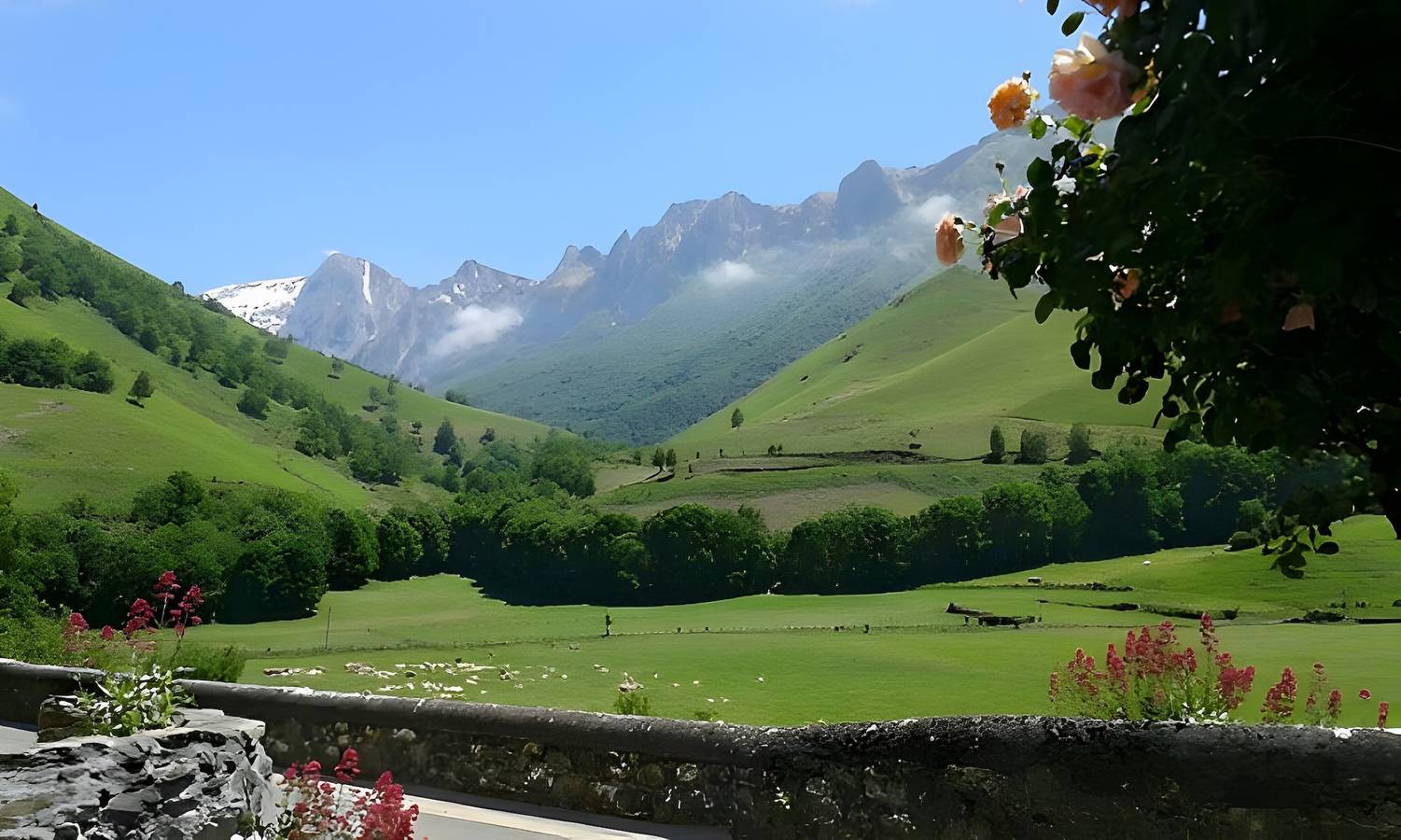 Maison 'La Grange Accous' avec vue sur la montagne, Wi-Fi et climatisation in Accous, Béarn