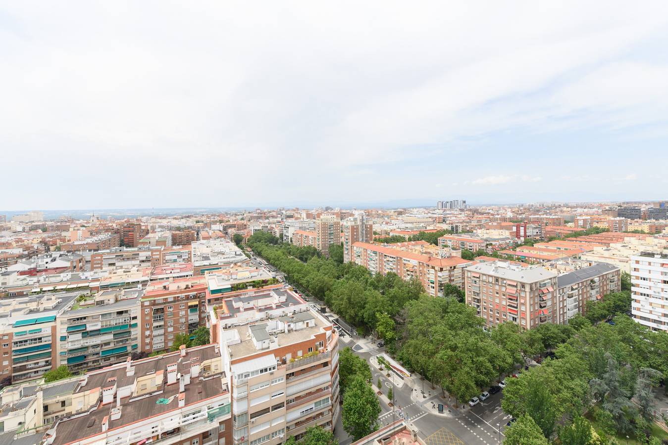 Apartamento entero, M (Gpe32)Piso de 2 Dormitorios con Vistas a la Ciu in Tetuán (desambiguación), Madrid