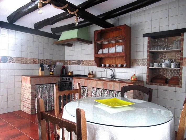 Location de vacances pour 5 personnes, avec balcon et vue, adapté aux familles à Cuevas del Becerro - 4