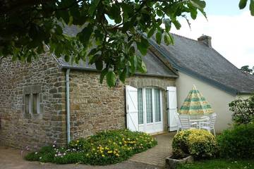 Gîte pour 3 personnes, avec terrasse et jardin, animaux acceptés à Quéménéven
