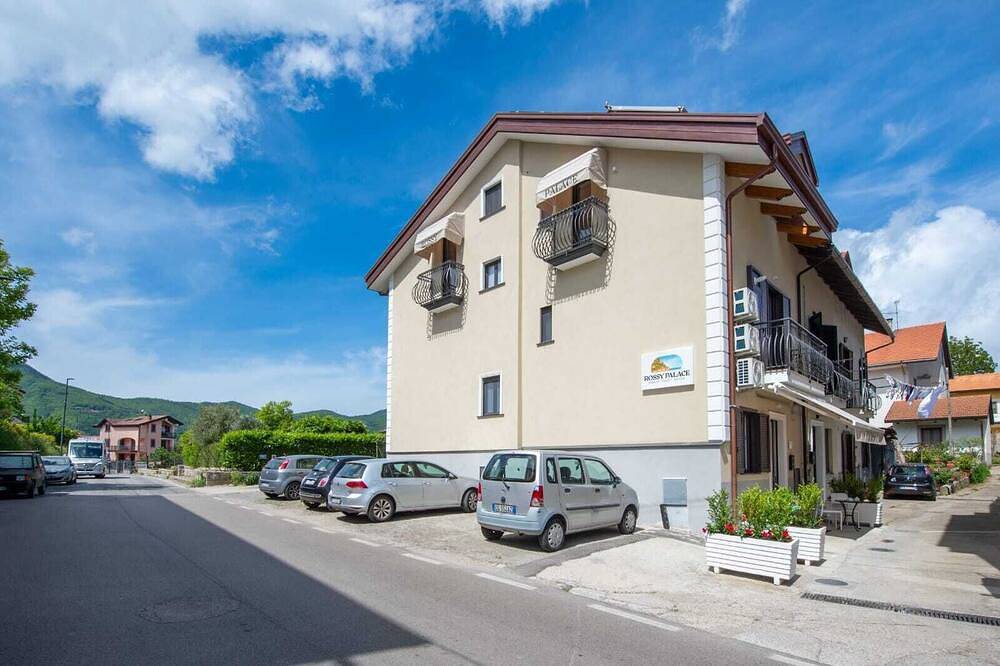 Rossypalace - Amalficoast Suites in Pianillo, Agerola