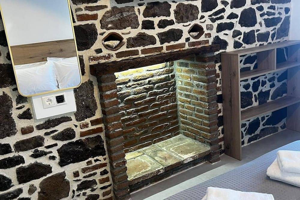 Ganze Wohnung, Vier Privatunterkunft- B & B direkt am Strand der grafischen Strand von Tsonia in North Aegean Islands