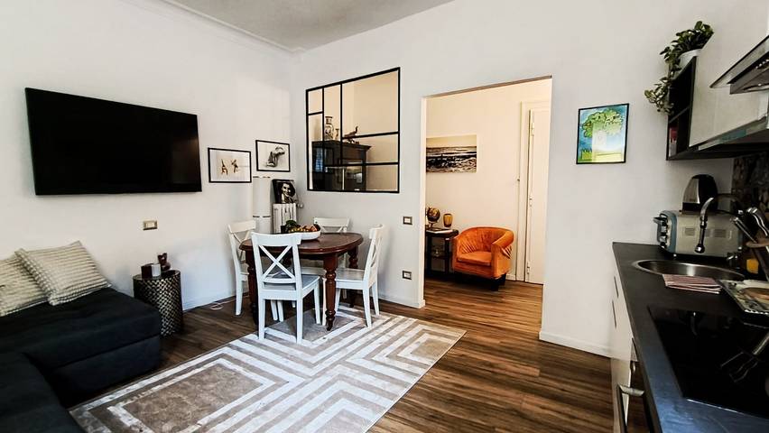 Entire apartment, "Verdastro" Apartment with Wi-Fi and Air Conditioning Near Vatican in Rome, Rome Province