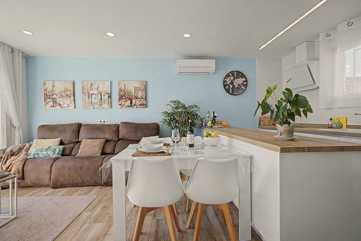 Ganze Wohnung, Ático Mar’t mit beeindruckendem Meerblick in Cala dels Vienesos (Miami Playa), Mont-roig del Camp