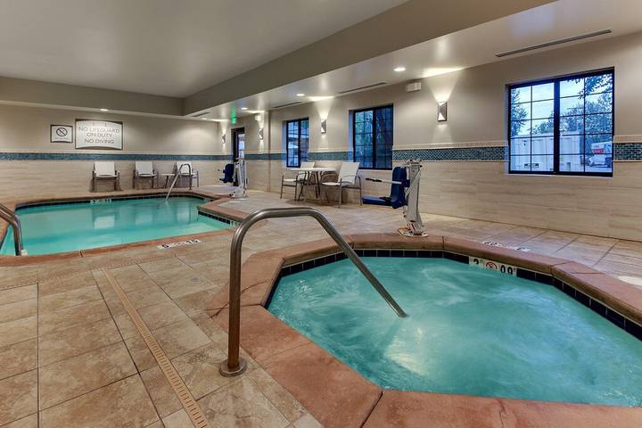 Vacation rental for 4 people, with pool and hot tub in Missoula