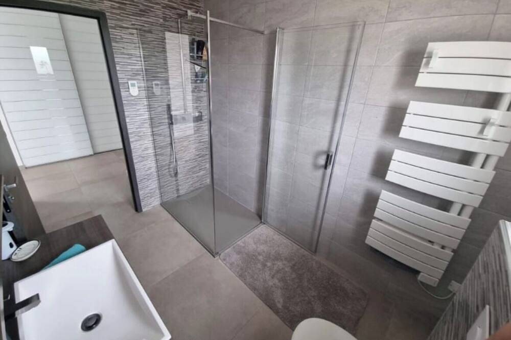 Villa climatisée avec piscine vue Cévennes- 10% avril-juin et du 22/08 au in Aigremont, Région d'Alès