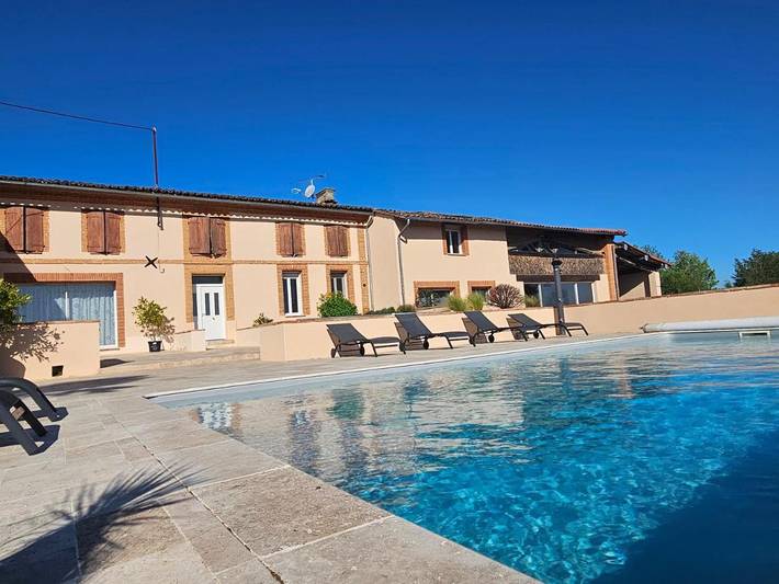 Appart’hôtel pour 2 personnes, avec jardin et piscine, animaux acceptés