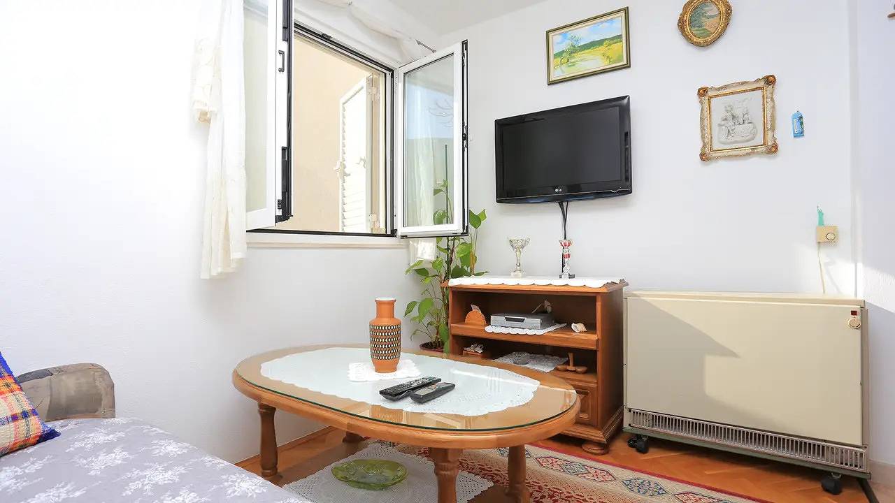 Cały apartament wypoczynkowy, Apartament wakacyjny dla 6 osób z taras in Slatine, Čiovo