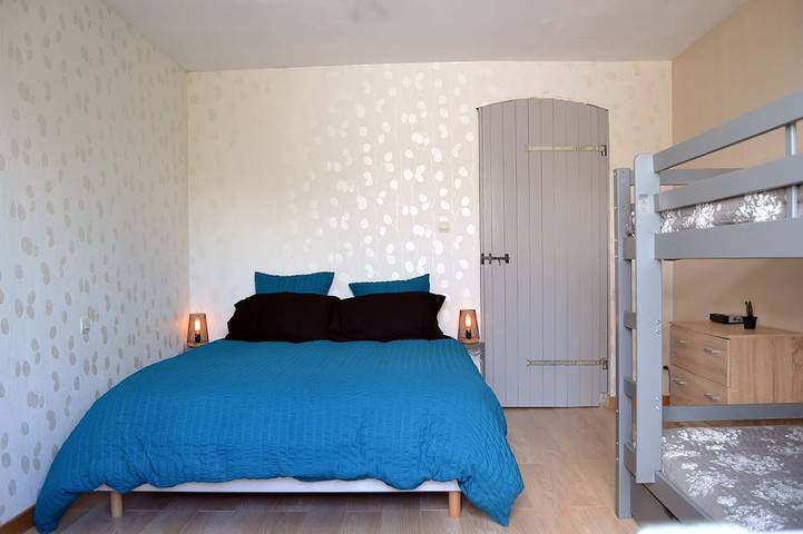 Gîte pour 7 personnes, avec jacuzzi ainsi que jardin et piscine, animaux acceptés à Ardillières - 4