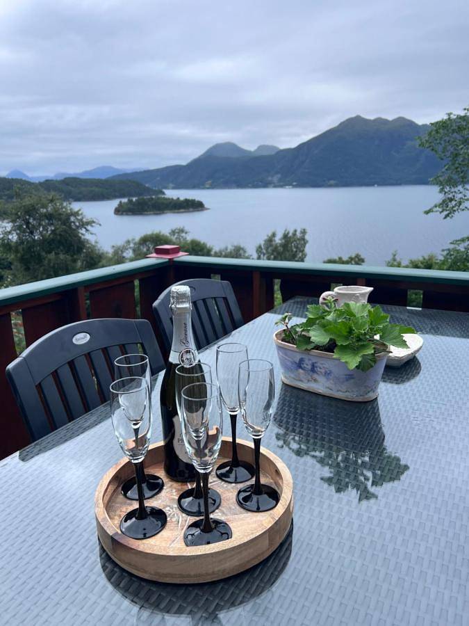 Ferienhaus für 6 Personen, mit Ausblick und Garten in Molde