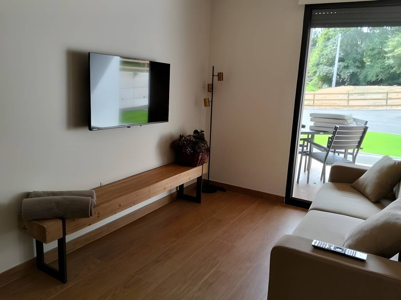 Apartamento entero, Apartamento accesible con vistas a la montaña y terraza privada in Parres, Provincia de Asturias