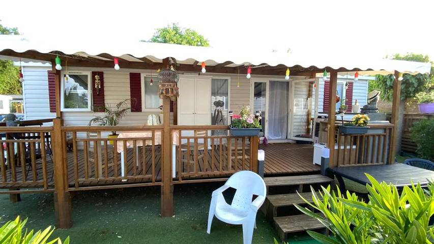 Camping pour 6 personnes, avec Terrasse