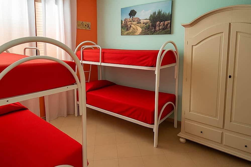 Villa Iris tower poles in Torre Pali, Salve