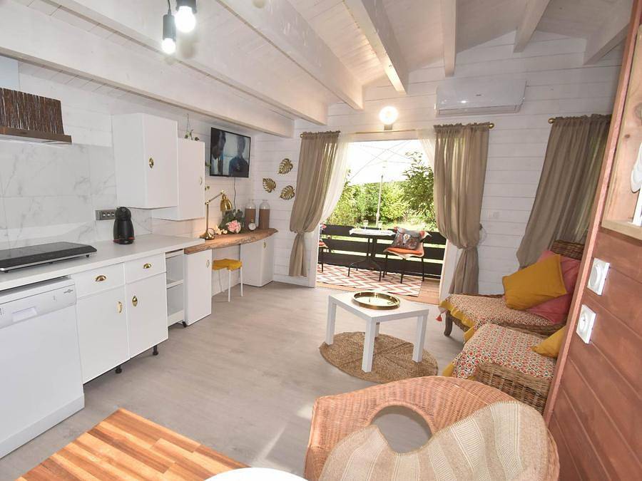 Camping Verbela Village - Chalet 2 persons - 32m² - Without bedroom in Noves, Arles region