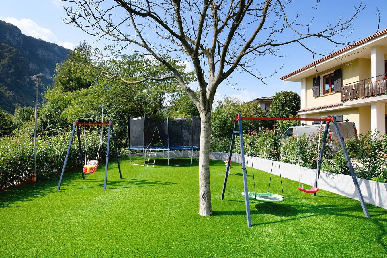 Entire apartment, Apartment 'Diamante' with Mountain View, Shared Pool and Wi-Fi in Vobarno, Garda Mountains