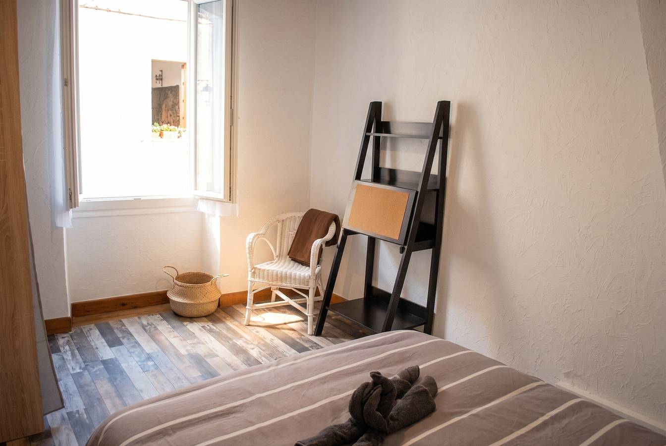 Appartement entier, Appartement moderne à Nyons - 60 m² - Vue montagne in Nyons, Région de nyons