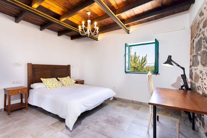 Casa rural para 4 personas, con piscina además de terraza y jardín en Santa Cruz de Tenerife - 2