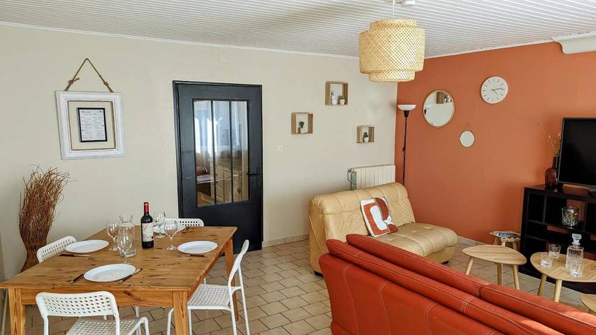 Location de vacances pour 7 personnes, avec terrasse et jardin à Plassac - 2