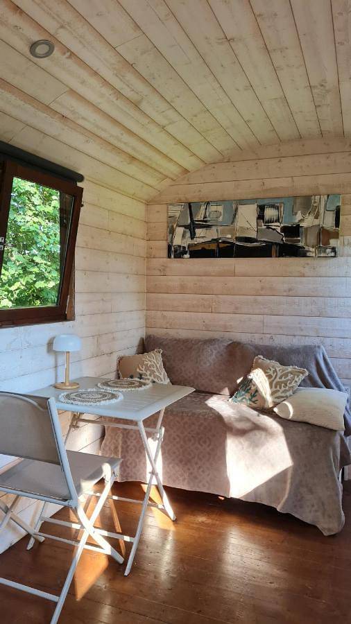 Gîte pour 2 personnes, avec piscine et sauna ainsi que vue et jardin à Locunolé - 3