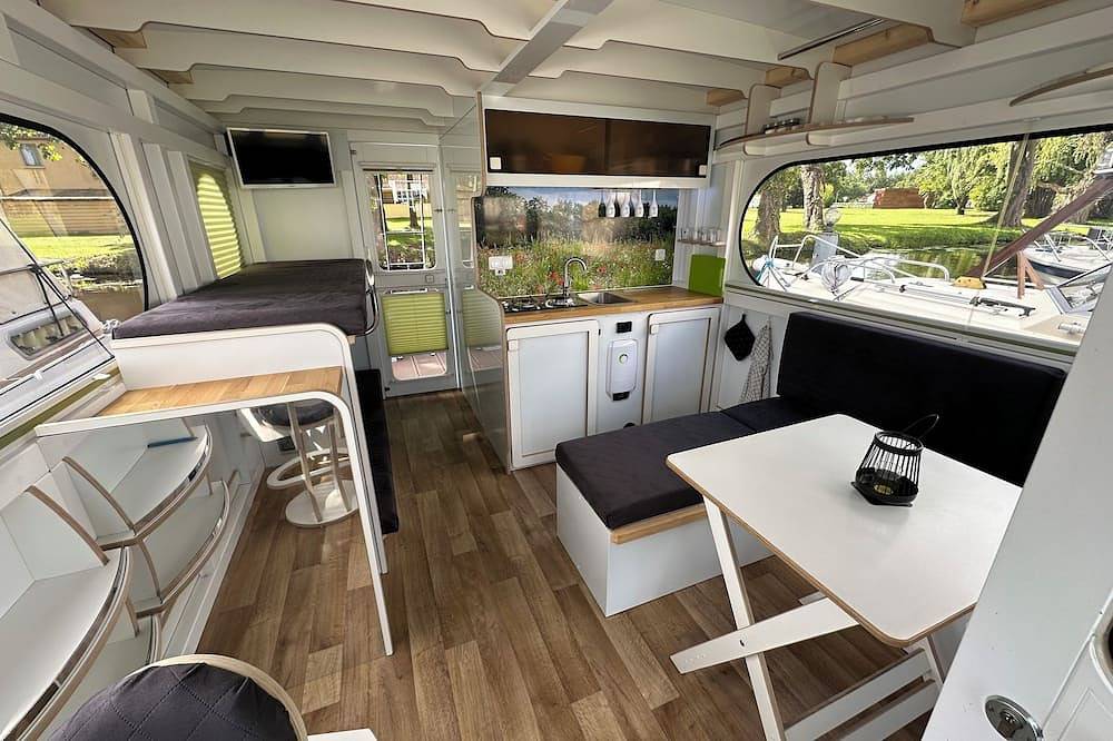 Hausboot Queen Emma! Tiefenentspannung auf sanft schaukelnden Wellen!!! in Zehdenick, Ruppiner Seenland