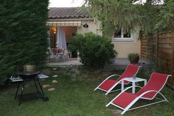 Gîte pour 4 personnes, avec jardin et jacuzzi à Saint-Saturnin-lès-Avignon