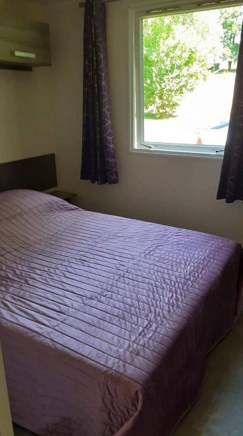 Location de vacances pour 11 personnes, avec piscine et terrasse ainsi que vue sur le lac et vue à Le Chesne - 4