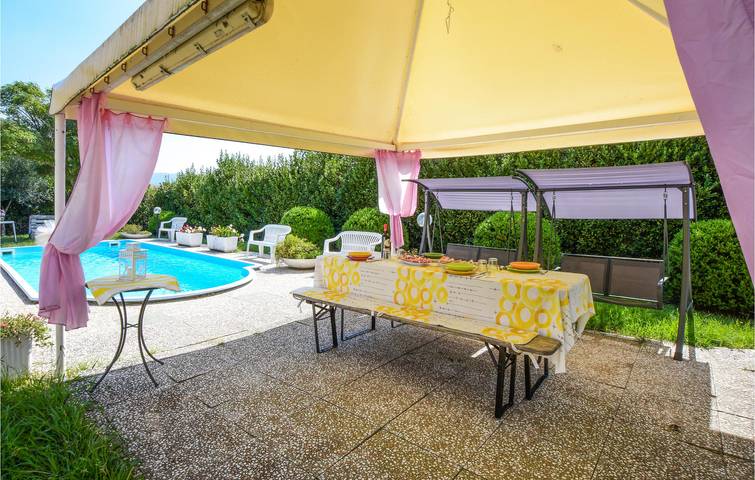 Appartamento di charme con piscina e giardino, vicino al fiume e al lago in Santa Luce, Costa degli Etruschi
